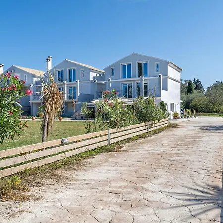 Starry Sky Luxury 1 Apartamento Lefkímmi